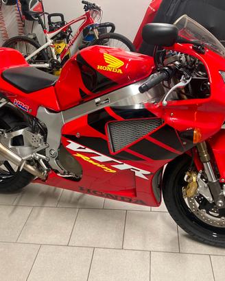 Honda VTR SP1 unica solo  2600 km