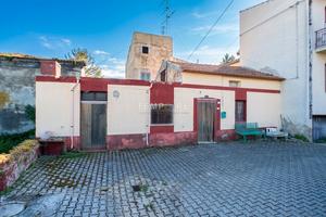 Casa semi-indipendente da ristrutturare