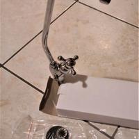 Rubinetto acqua in acciaio una via nuovo mai usato