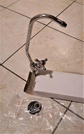 Rubinetto acqua in acciaio una via nuovo mai usato