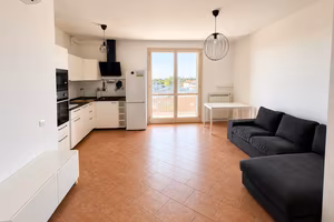 APPARTAMENTO A VIAREGGIO – ULTIMO PIANO