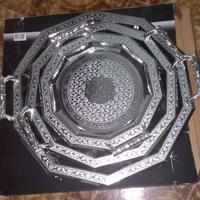 vassoi in metallo decorati