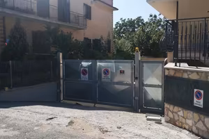 Magazzino via taro snc (monterotondo)