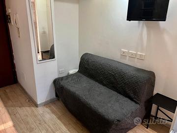 Monolocale moderno a Nolo-700 euro all inclusive