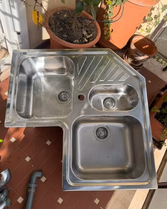 Lavabo cucina angolare Smeg in acciaio