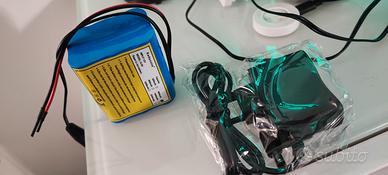 batteria ricaricabile 12V, 6800mah 18650 e carica.