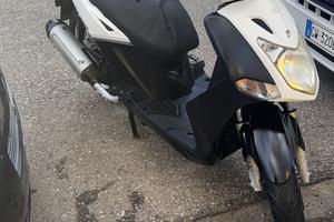 Scooter Agility 200 i