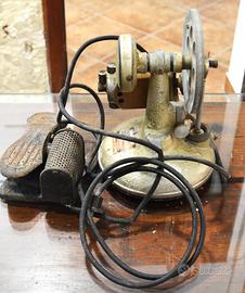 Macchina rimagliatrice vintage