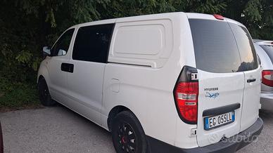 Hyundai h1 2011 