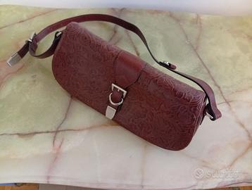borsa a tracolla in pelle marrone rossiccia