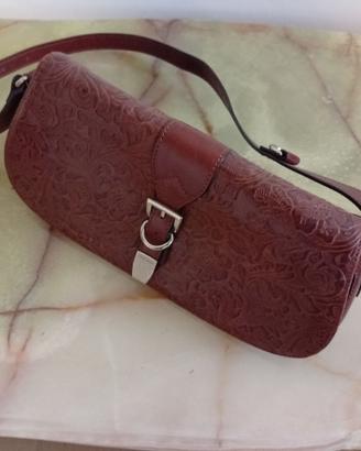 borsa a tracolla in pelle marrone rossiccia