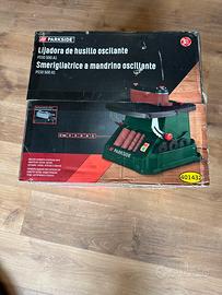 Smerigliatrice a mandrino oscillante