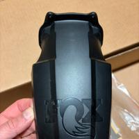 Parafango Fox specifico per forcella 36/36L 2026
