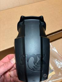 Parafango Fox specifico per forcella 36/36L 2026