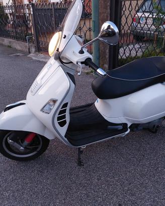 Vespa GTS 300