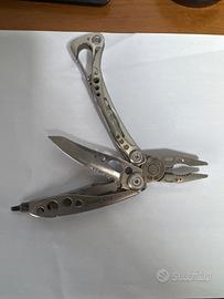 Leatherman skeletool