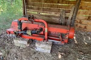 Trattore a cingoli Massey Ferguson 274 CF Montagna