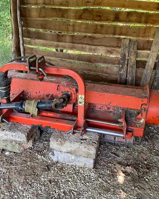 Trattore a cingoli Massey Ferguson 274 CF Montagna