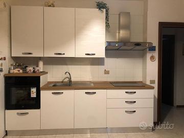 Cucina Stella 270x60x240 usata pochissimo