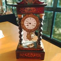 Orologio a pendolo antico
