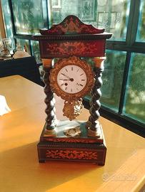 Orologio a pendolo antico