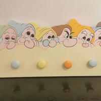 Appendiabiti per camera bimbi da parete 7 Nani