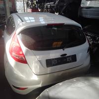 FORD FIESTA ANNO 2011  PORTELLONE E PARAURTI POST
