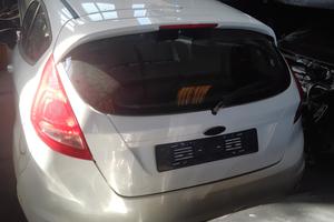 FORD FIESTA ANNO 2011  PORTELLONE E PARAURTI POST