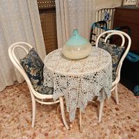 tavolino e due sedie 