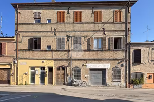 CASA SEMINDIPENDENTE A FANO
