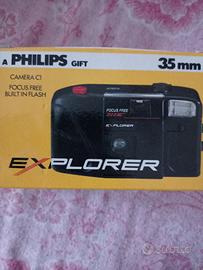 macchina fotografica con rullino