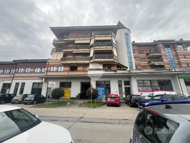 4 LOCALI A CARMAGNOLA