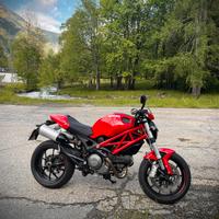 Ducati Monster 796