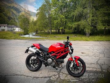 Ducati Monster 796