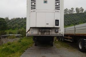 Semirimorchio  frigo schmitz