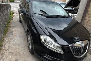 Lancia deta 2010 con gancio traino