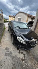 Lancia deta 2010 con gancio traino