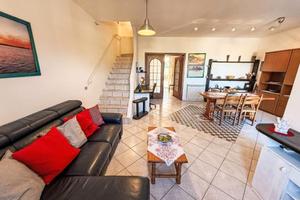 VILLASIMIUS grande casa con cortile