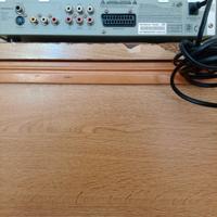 lettore DVD funzionante con cavi  senza telecomand