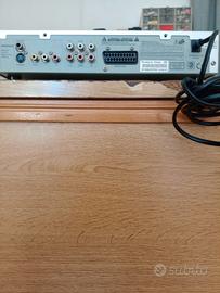 lettore DVD funzionante con cavi  senza telecomand