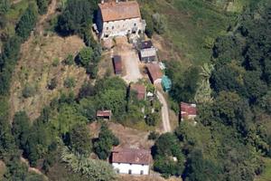 Rustico / Casale di 705 m² con più di 5 locali e b