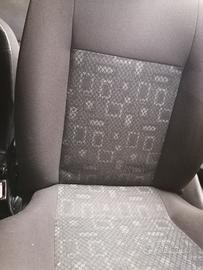 Sedile anteriore sx FORD FIESTA del 2001