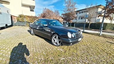 Mercedes-Benz w210