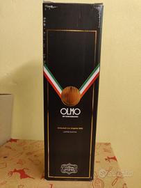 Bottiglia vino celebrativa. marchio OLMO