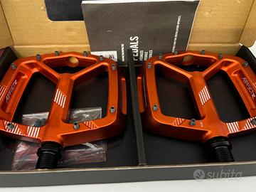 pedali mtb Race Face Aeffect R arancione