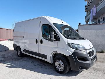 Peugeot Boxer 330 2.2 BlueHDi 140 S&S PM-TM Furgon