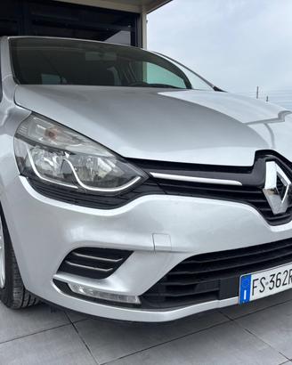 Renault Clio dCi 8V 75 CV 5 porte Moschino Intens