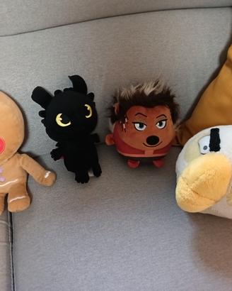 4 peluche personaggi animazione vari 
