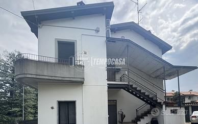 3 locali senza spese condominiali con box