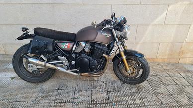 Suzuki gsx 750 inazuma cafe race
